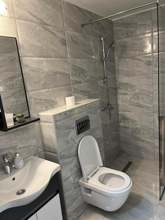 Apartmani Stari Aerodrom Podgorica Zewnętrze zdjęcie