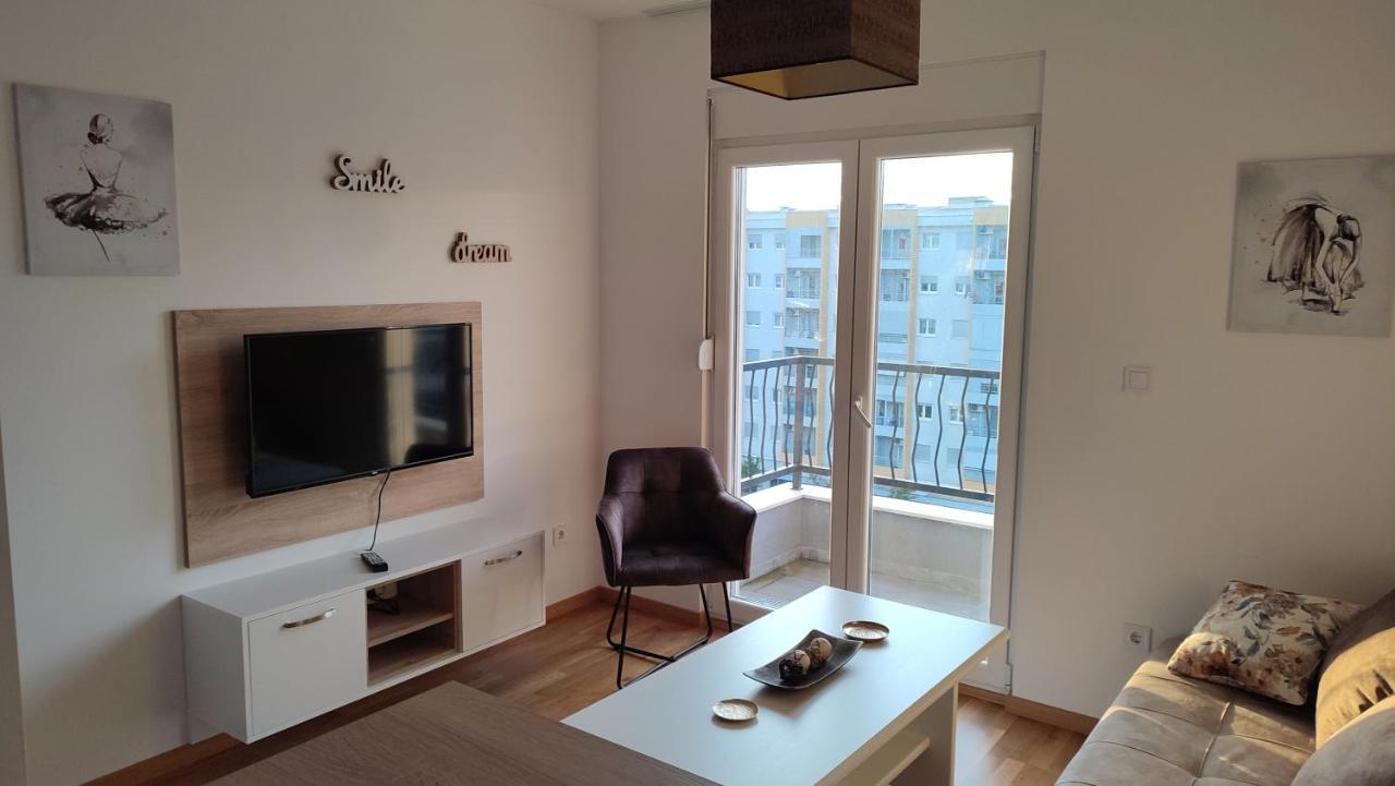 Apartmani Stari Aerodrom Podgorica Zewnętrze zdjęcie