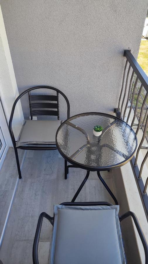 Apartmani Stari Aerodrom Podgorica Zewnętrze zdjęcie